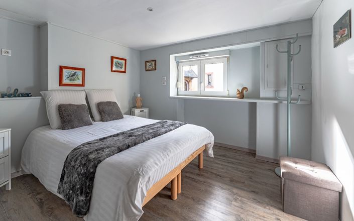 Image No.11-7 Bed Property for sale