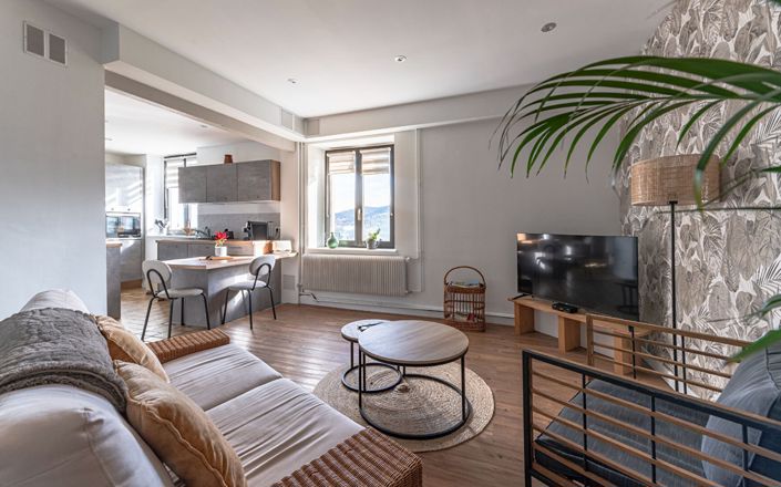 Image No.12-7 Bed Property for sale