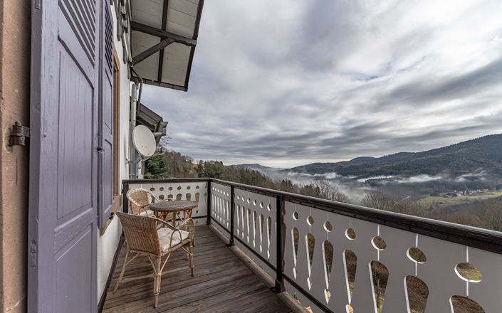 Image No.8-7 Bed Property for sale