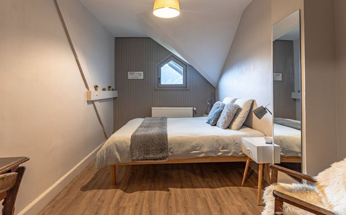 Image No.9-7 Bed Property for sale