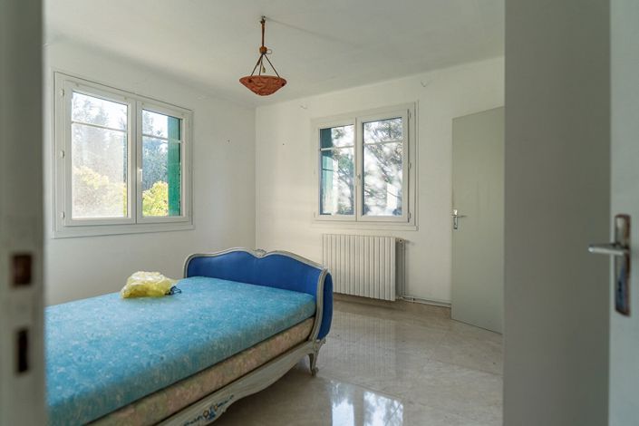 Image No.12-3 Bed House for sale