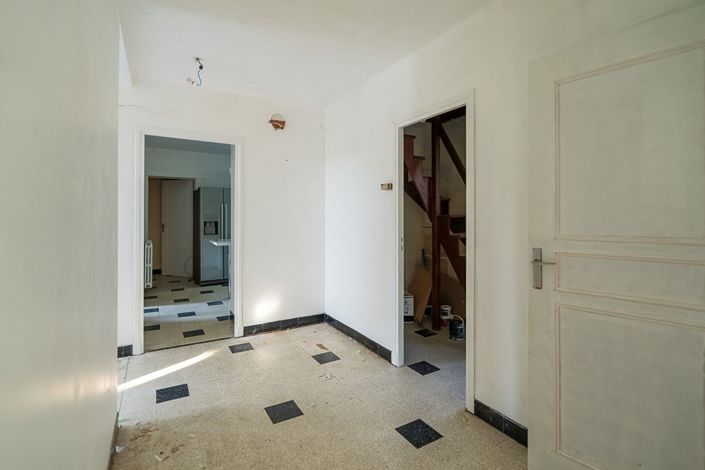 Image No.8-3 Bed House for sale