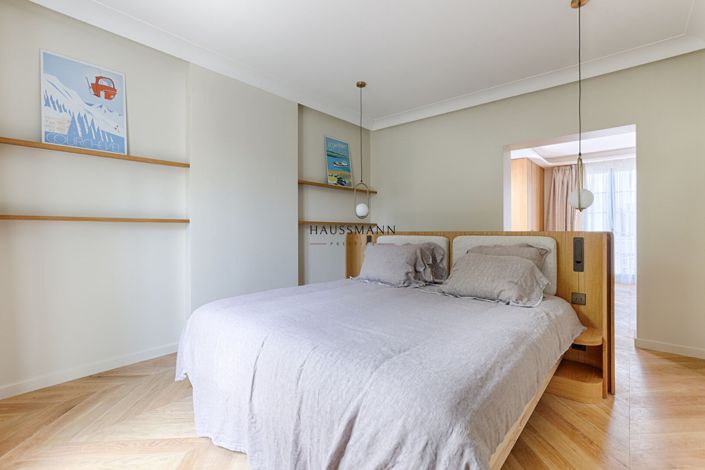 Image No.12-5 Bed Property for sale