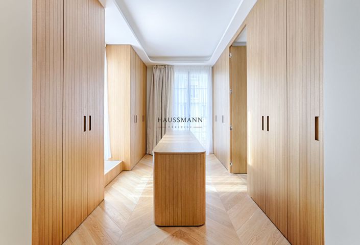 Image No.13-5 Bed Property for sale