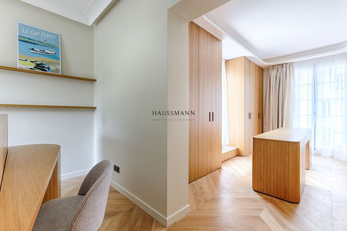 Image No.14-5 Bed Property for sale