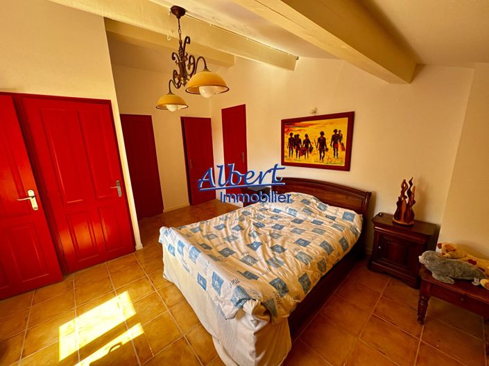 Image No.11-2 Bed House for sale