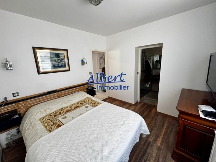 Image No.6-2 Bed House for sale