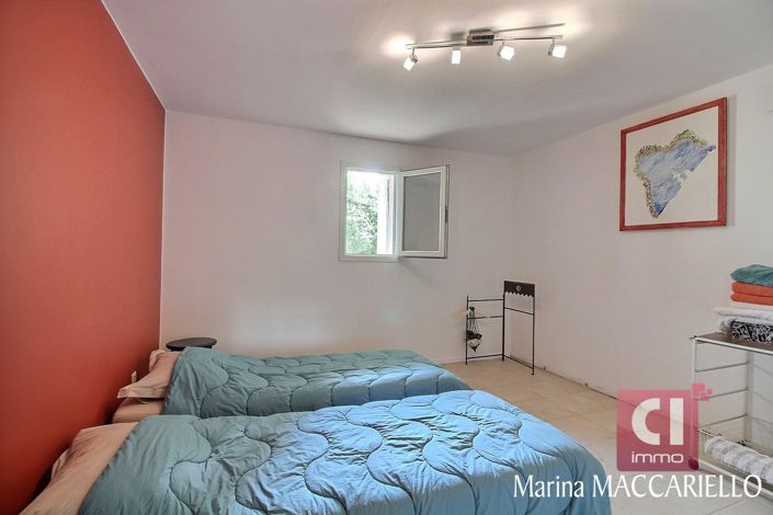 Image No.14-3 Bed House for sale