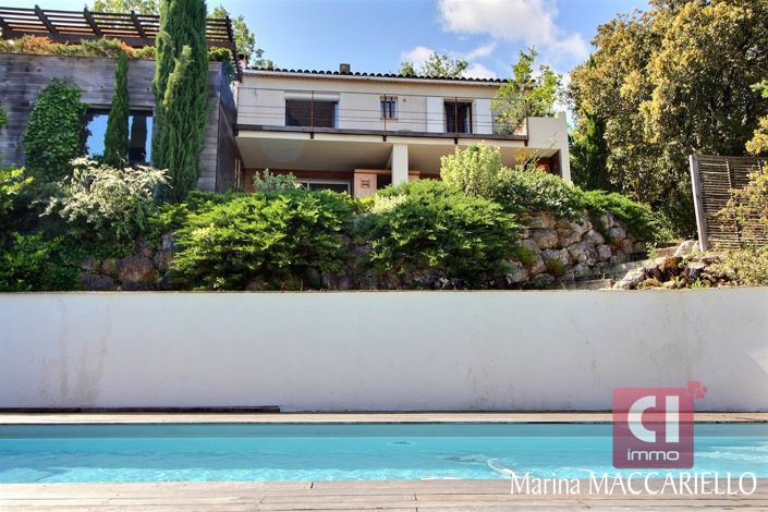 Image No.15-3 Bed House for sale