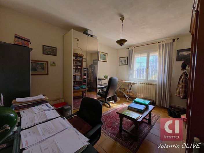 Image No.10-3 Bed House for sale