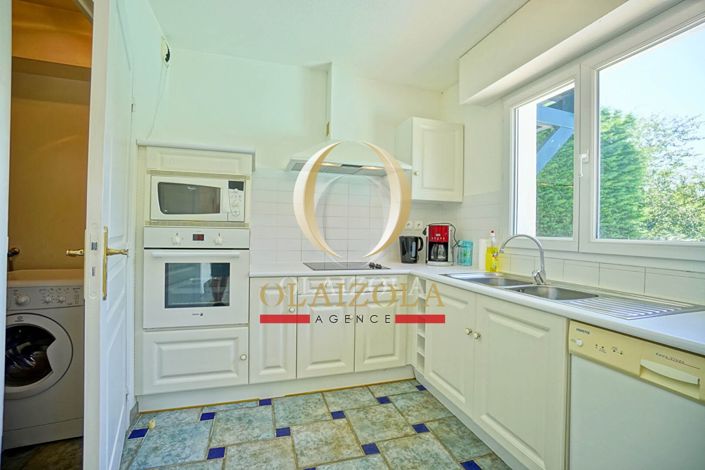 Image No.6-4 Bed House for sale