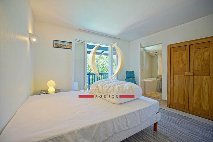 Image No.9-4 Bed House for sale