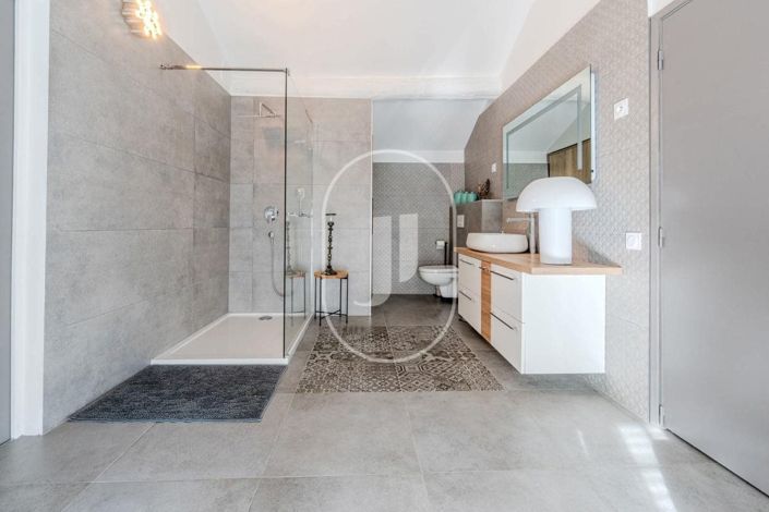 Image No.12-4 Bed House for sale