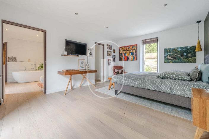 Image No.9-4 Bed House for sale