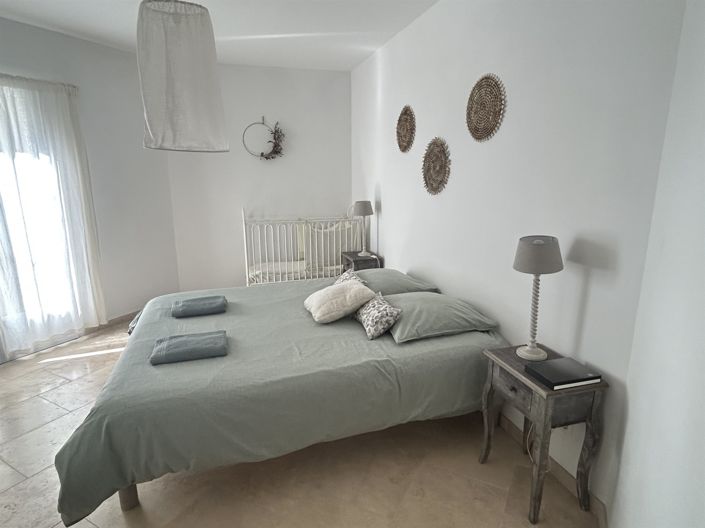 Image No.18-7 Bed House for sale