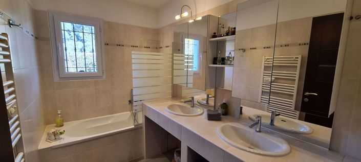 Image No.19-7 Bed House for sale