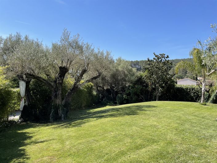 Image No.31-7 Bed House for sale