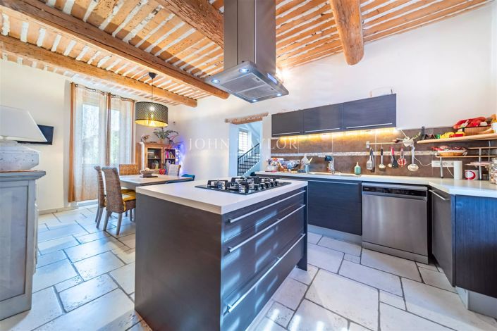 Image No.11-17 Bed House for sale