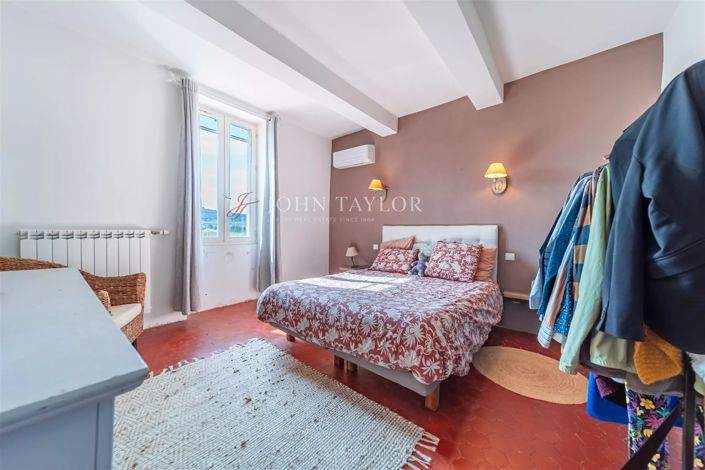 Image No.19-17 Bed House for sale