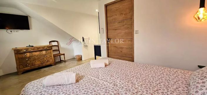 Image No.20-17 Bed House for sale