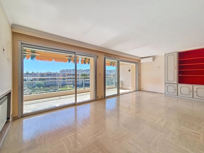 Image No.2-Appartement de 2 chambres à vendre à Cannes