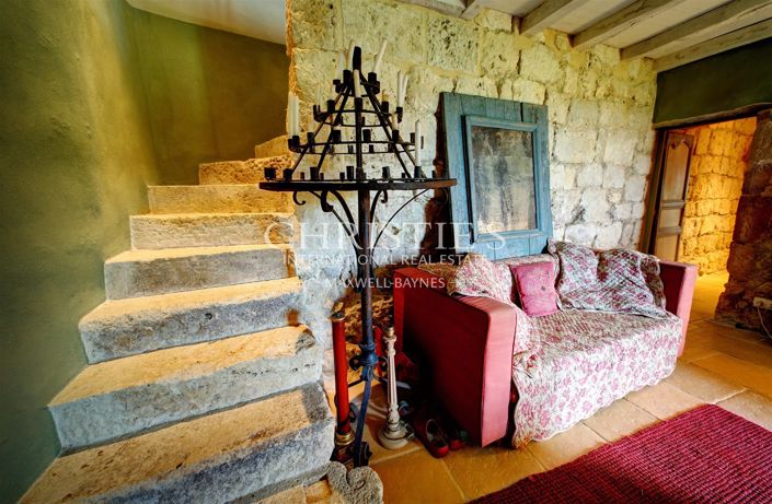 Image No.10-3 Bed House for sale