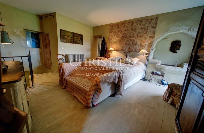Image No.11-3 Bed House for sale