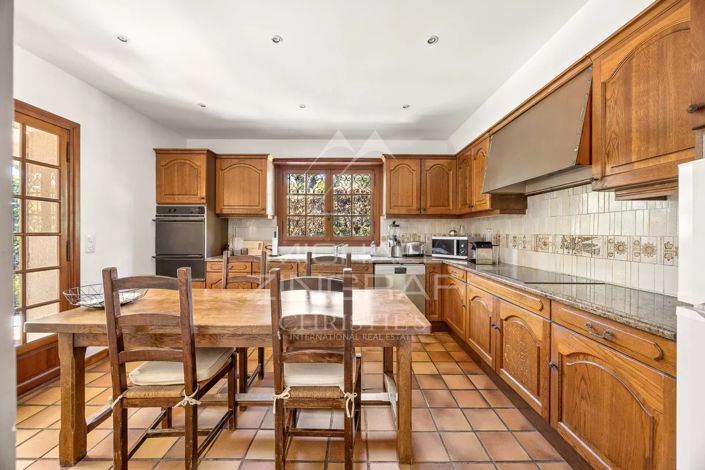 Image No.21-4 Bed House for sale