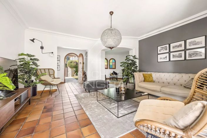 Image No.5-4 Bed House for sale