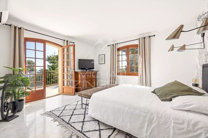 Image No.8-4 Bed House for sale