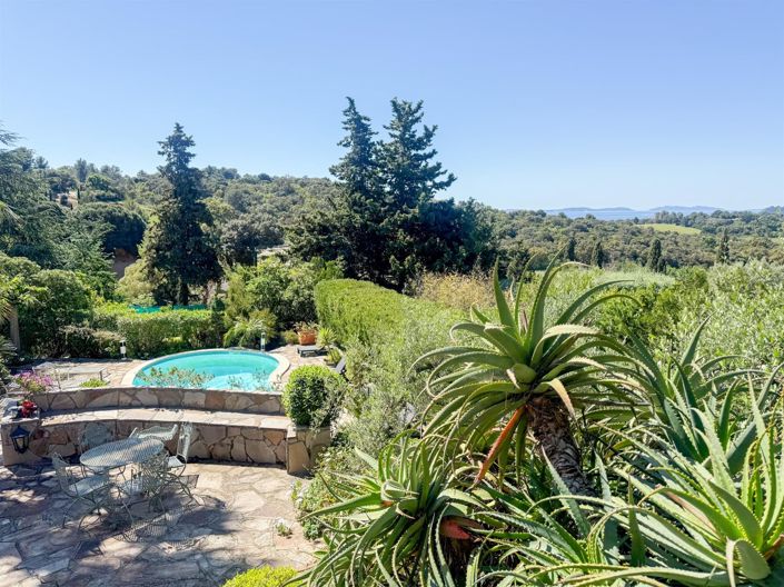 Image No.2-4 Bed House for sale