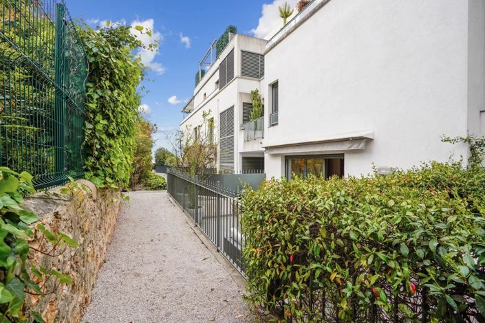 Image No.17-2 Bed Apartment for sale