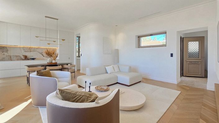 Image No.12-6 Bed House for sale