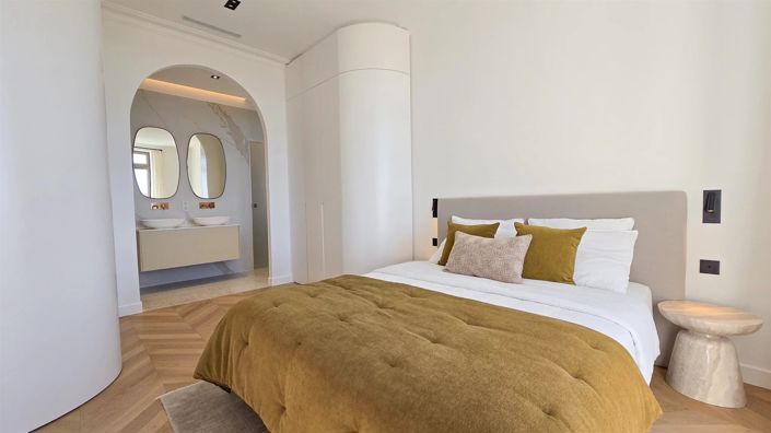 Image No.13-6 Bed House for sale