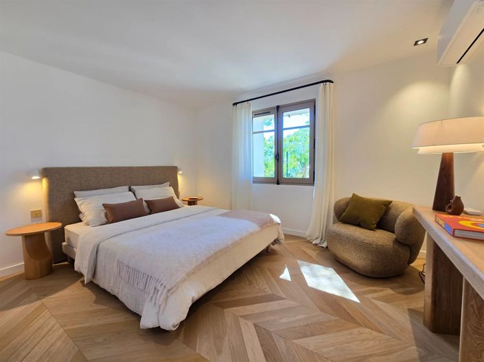 Image No.20-6 Bed House for sale