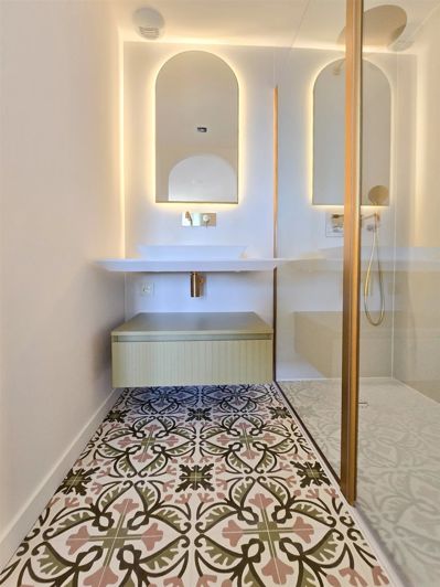 Image No.21-6 Bed House for sale