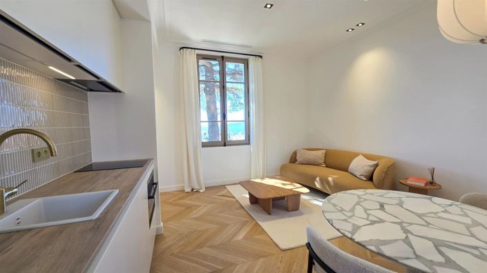 Image No.25-6 Bed House for sale