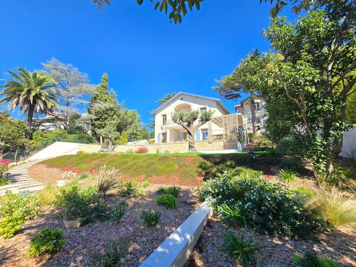 Image No.3-6 Bed House for sale