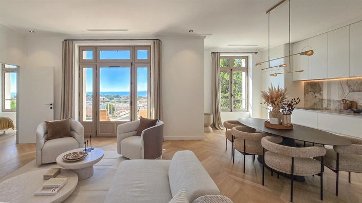 Image No.8-6 Bed House for sale