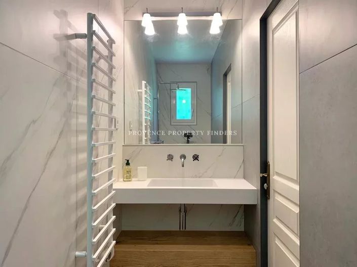 Image No.19-3 Bed House for sale