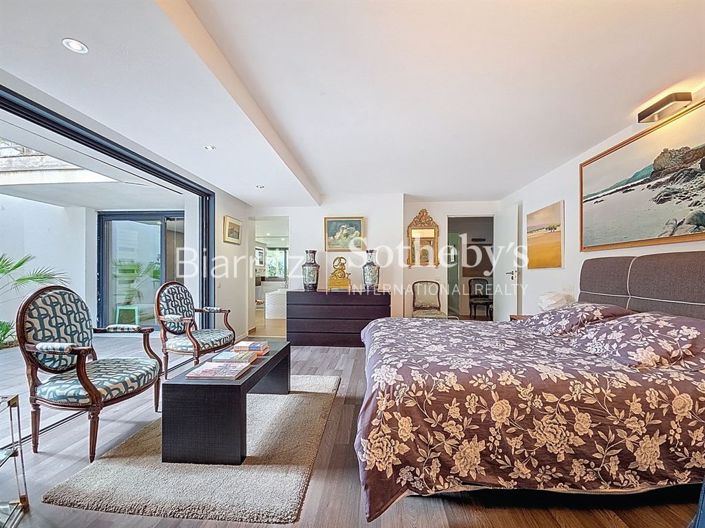 Image No.12-4 Bed House for sale