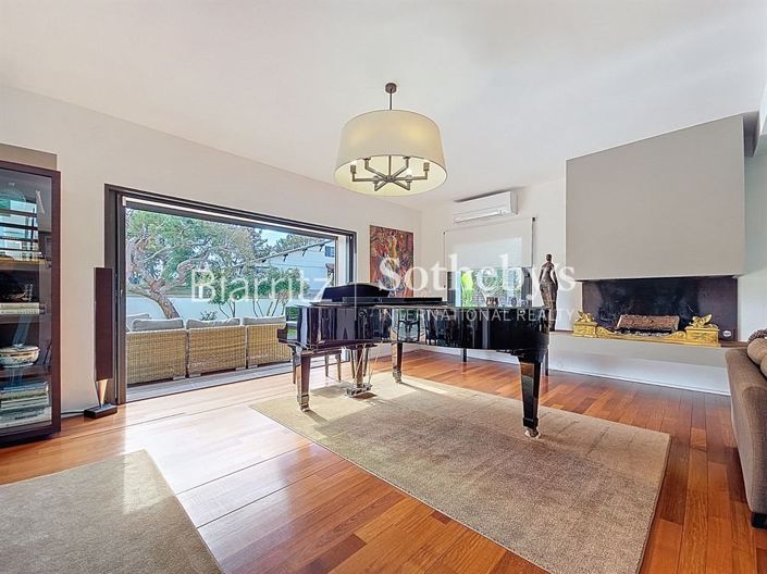 Image No.3-4 Bed House for sale