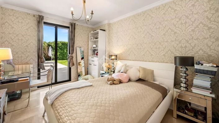 Image No.12-4 Bed House for sale