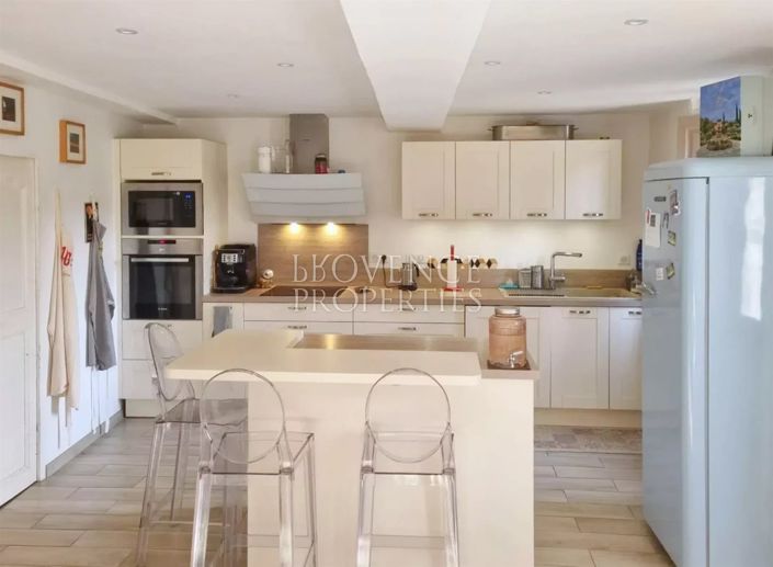 Image No.9-8 Bed House for sale