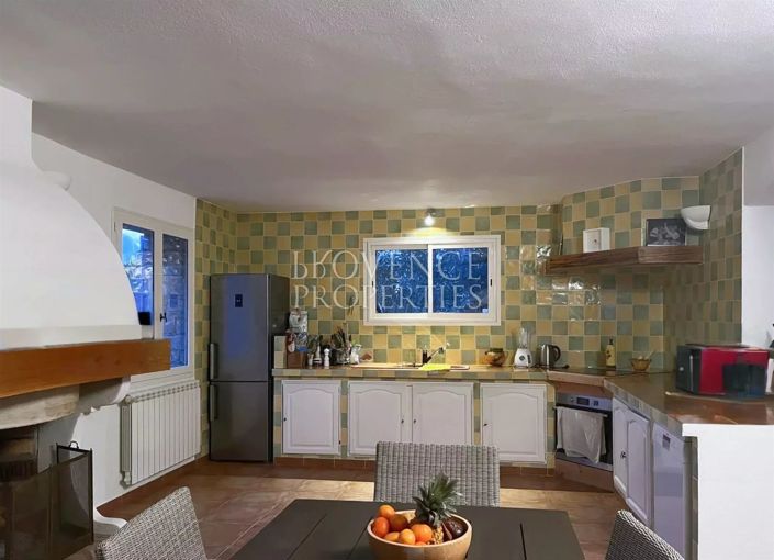 Image No.11-5 Bed House for sale