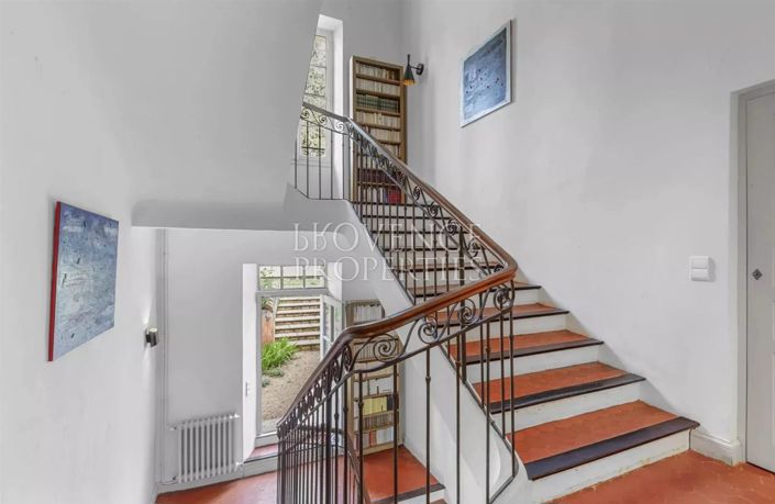 Image No.23-12 Bed House for sale