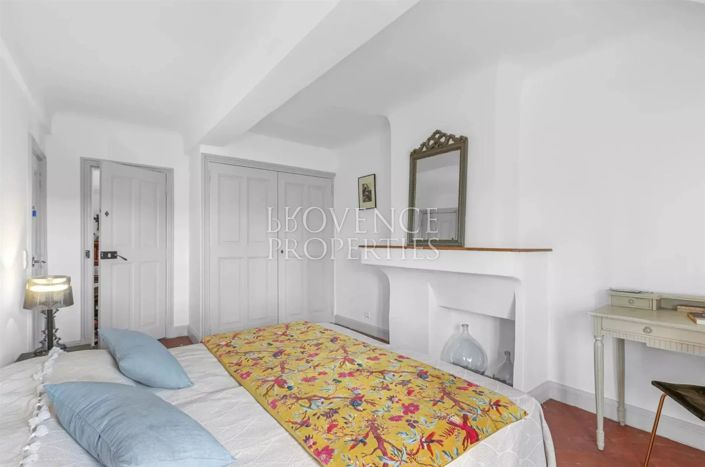 Image No.29-12 Bed House for sale