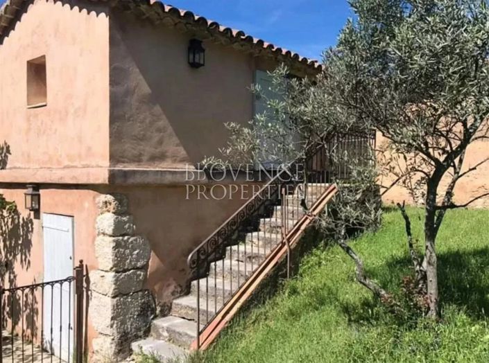 Image No.8-12 Bed House for sale