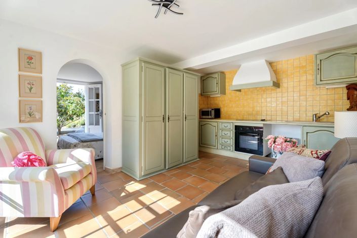 Image No.17-4 Bed House for sale