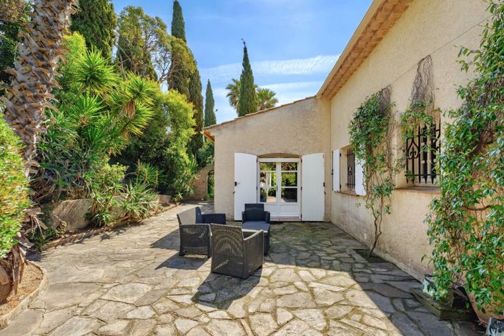 Image No.20-4 Bed House for sale